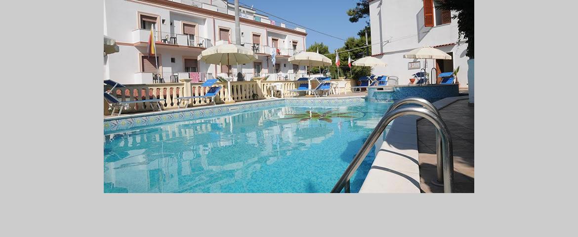 Hotel con piscina San Menaio Gargano