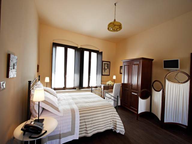 Camera Standard Deluxe