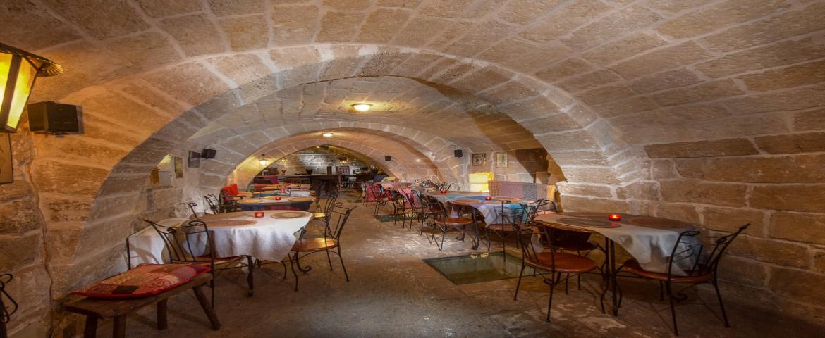 Taverna Wine Bar Restaurant