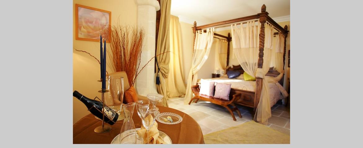 Camera con baldacchino