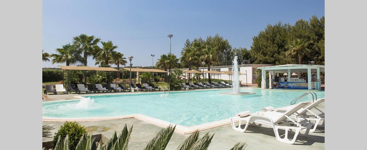 Piscina e Solarium Piscina e Solarium
