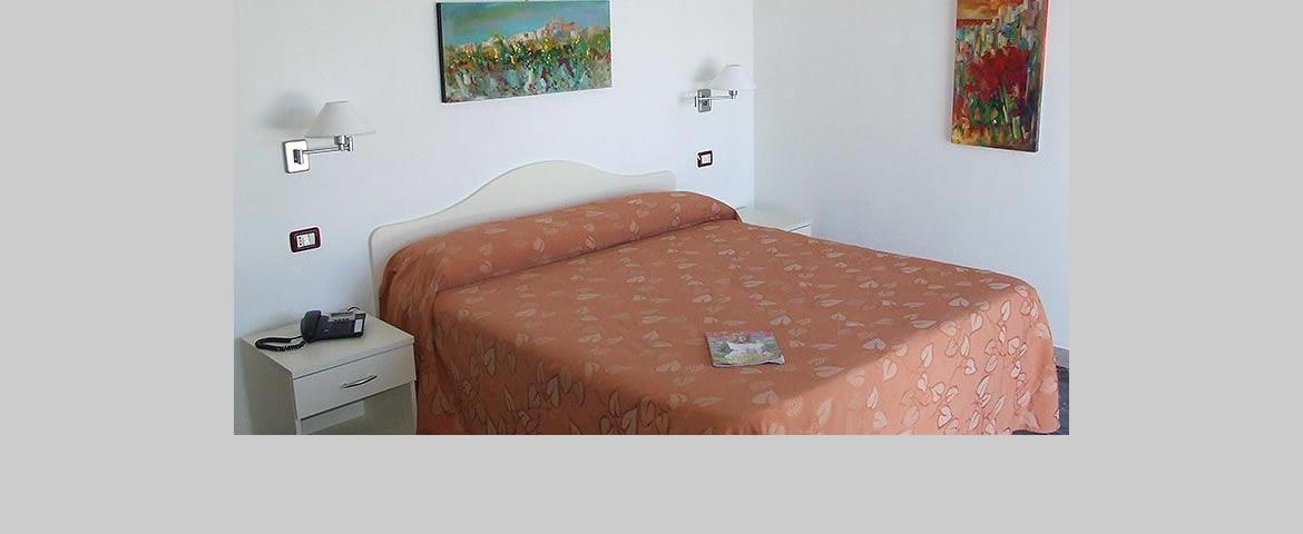 Camera matrimoniale Hotel Gargano Camera matrimoniale Hotel Gargano