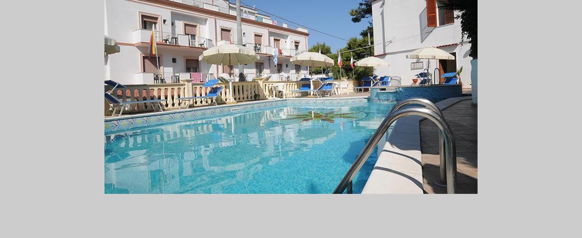 Hotel con piscina San Menaio Gargano Hotel con piscina San Menaio Gargano