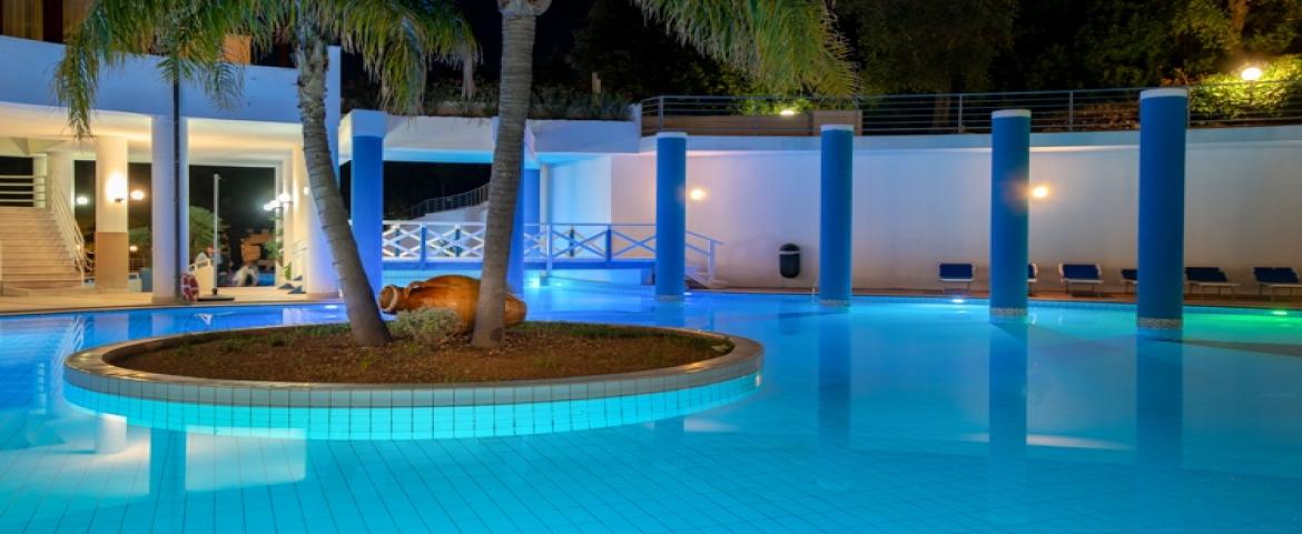 Piscina by night Piscina by night