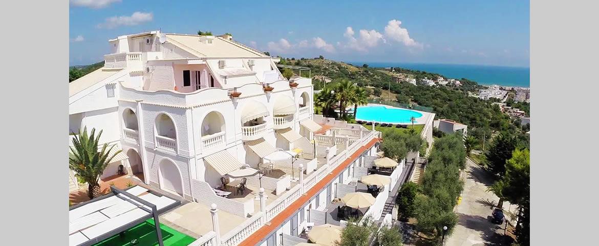 Appartamenti con piscina a Vieste Appartamenti con piscina a Vieste