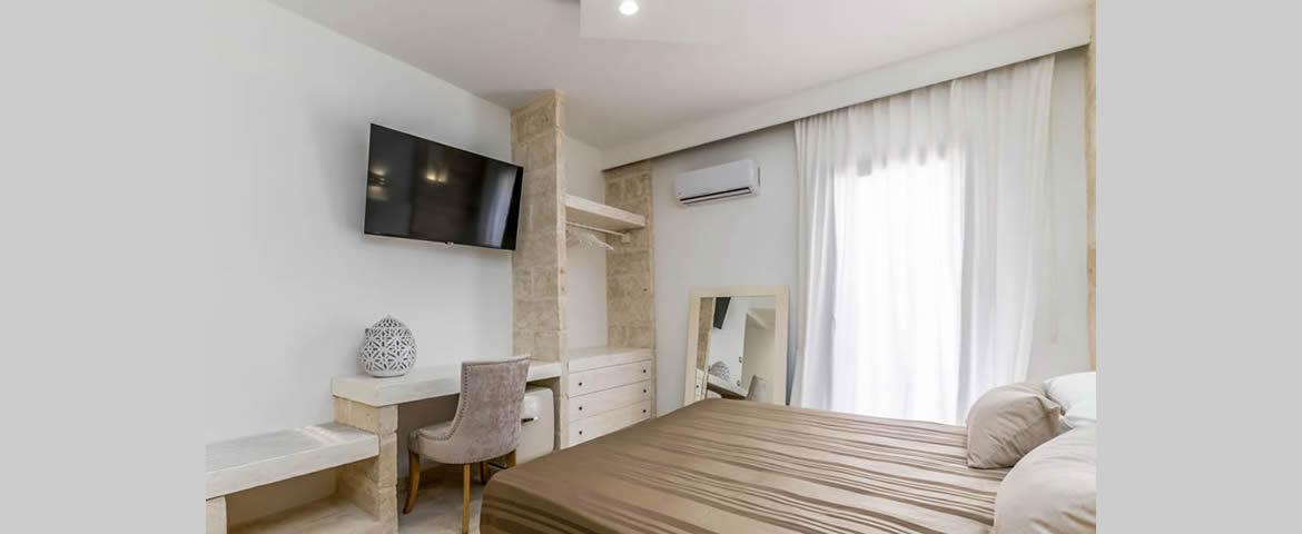 Camera superior con balcone