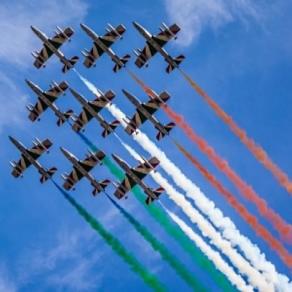 Anticipa l'estate con un weekend lungo tra le spiagge del Salento e il relax in masseria. Sole, mare e la quiete della Puglia a Giugno ti aspettano.