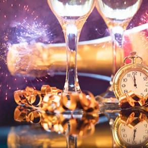 Pacchetti per festeggiare la notte di San Silvestro e l'arrivo del 2024 tra musica e balli in Hotel per famiglie con bambini o in Centri Benessere per la coppia ... 