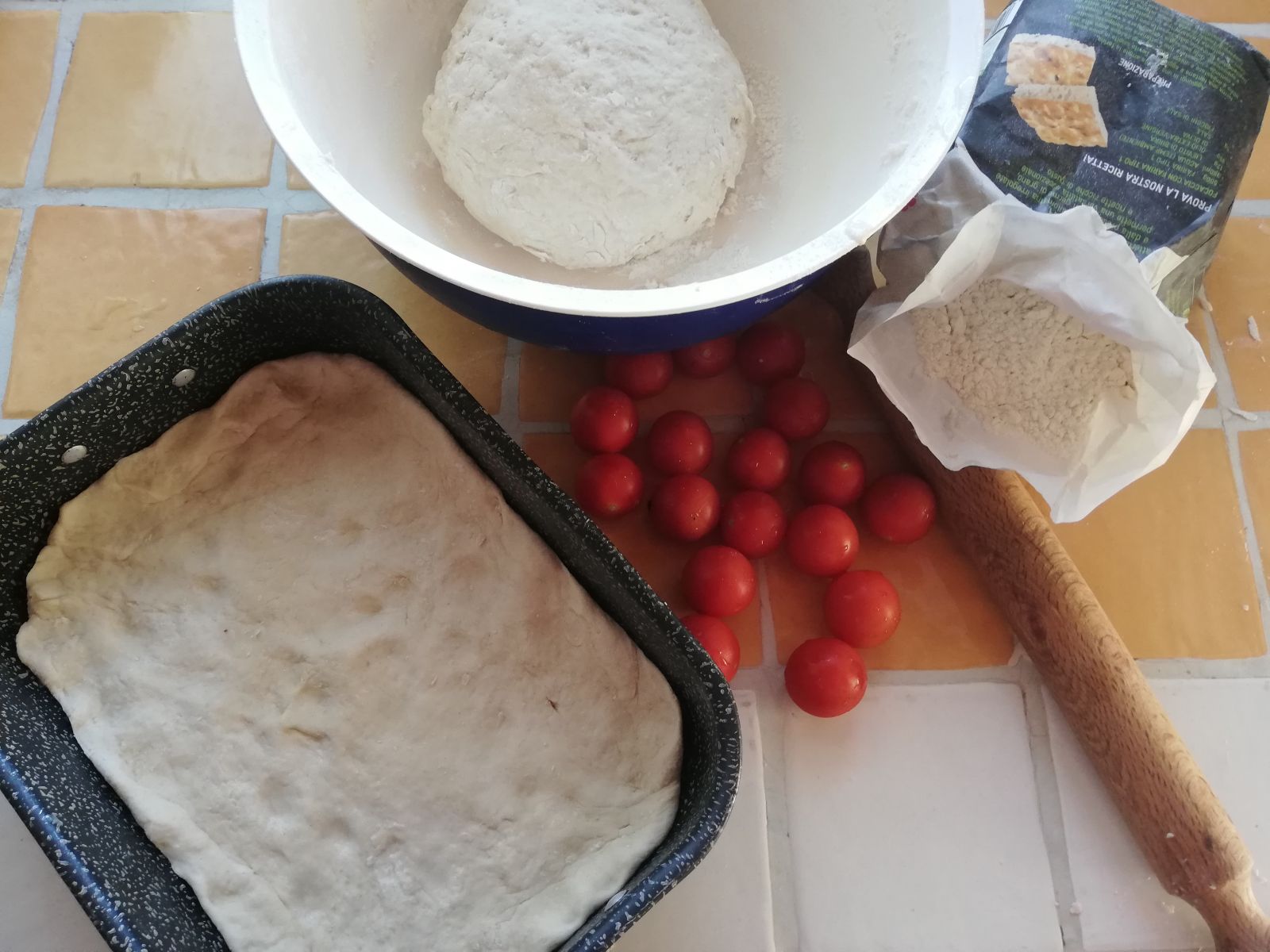 La tradizionale Focaccia Barese fatta in casa