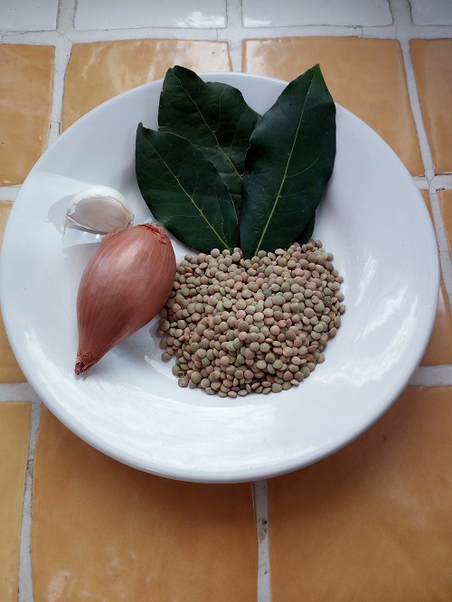 La ricetta tradizionale delle lenticchie alla pugliese